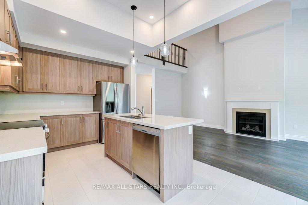Photo 16 of 34 Hildred Cushing Way, Uxbridge — HOMEH