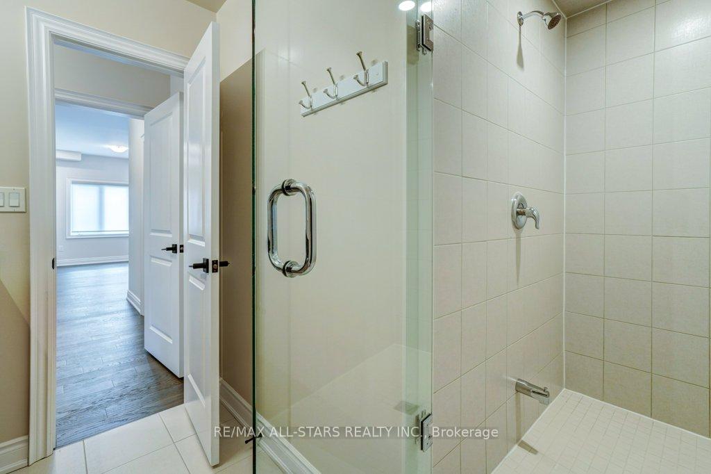 Photo 22 of 34 Hildred Cushing Way, Uxbridge — HOMEH