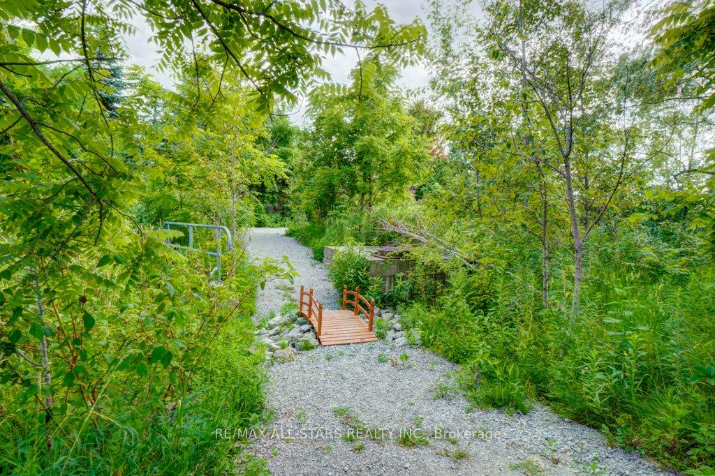 Photo 42 of 34 Hildred Cushing Way, Uxbridge — HOMEH