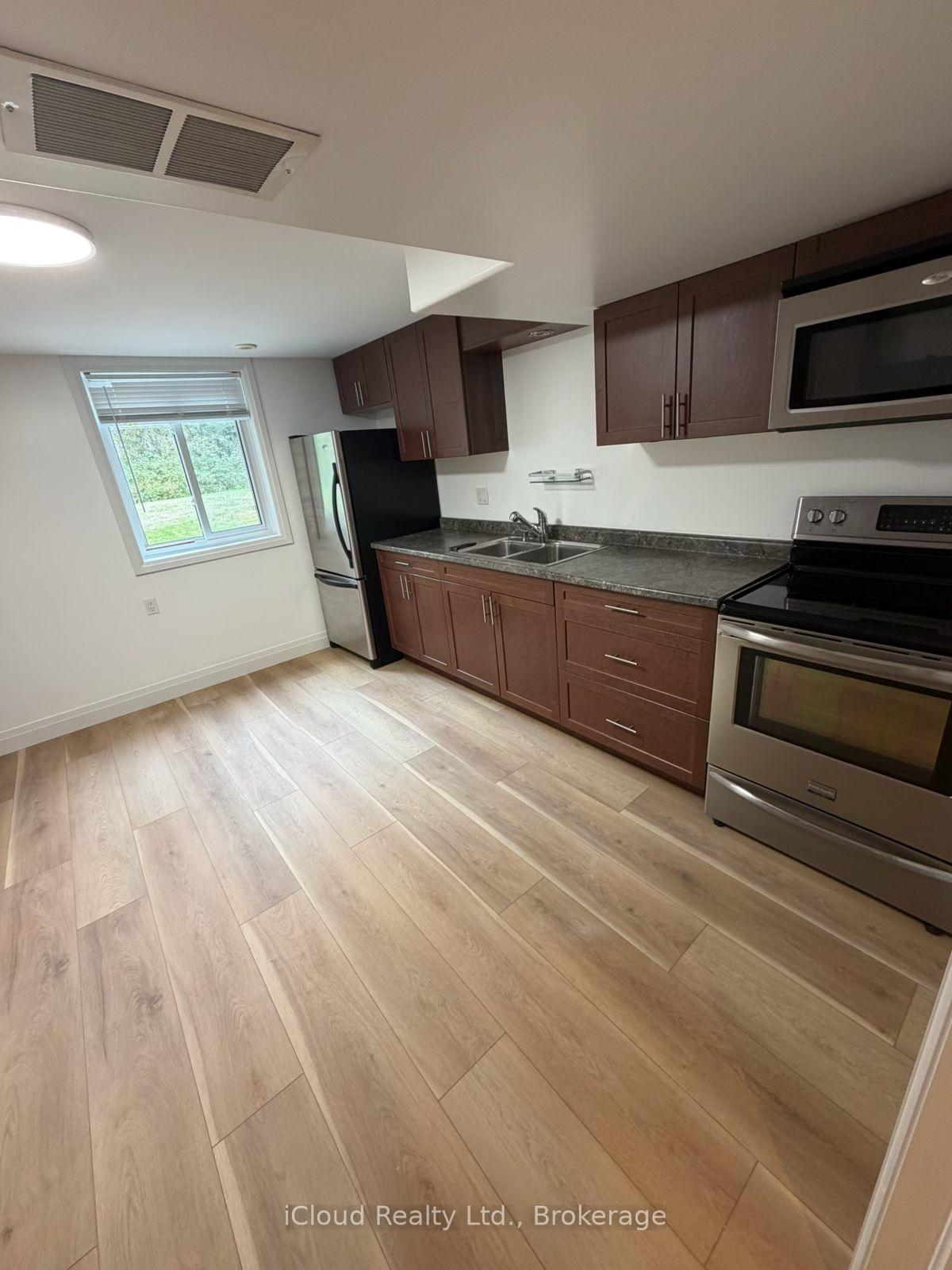 Photo 5 of 84 Confederation Road, Halton Hills, Glen Williams — HOMEH