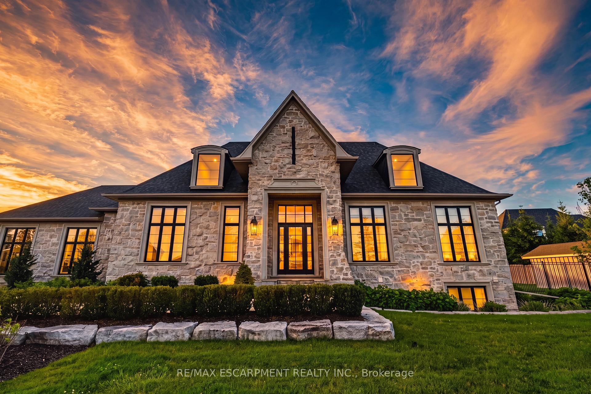 Photo 2 of 38 Visser Drive, Puslinch, Crieff/Aikensville/Killean — HOMEH