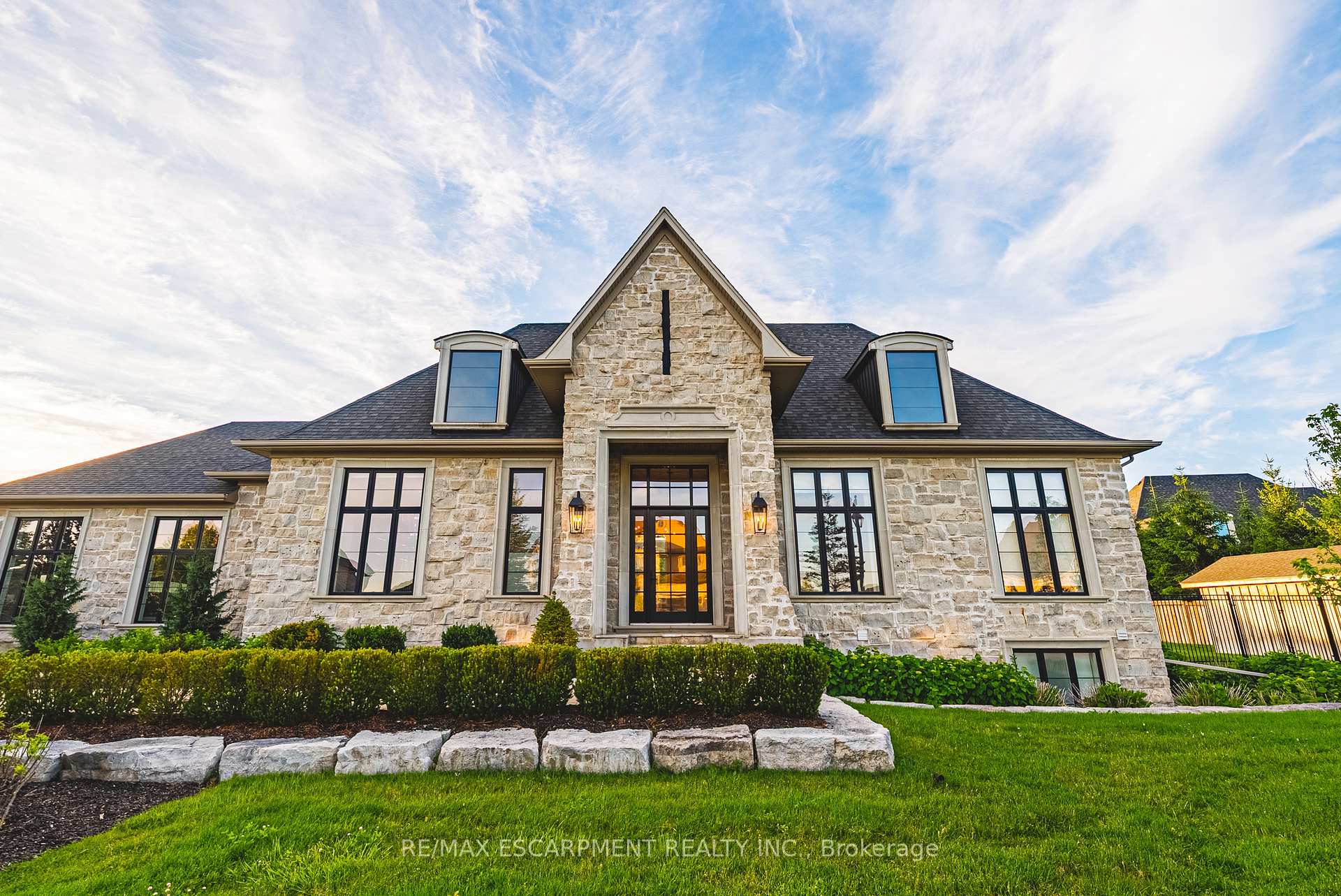 Photo 4 of 38 Visser Drive, Puslinch, Crieff/Aikensville/Killean — HOMEH