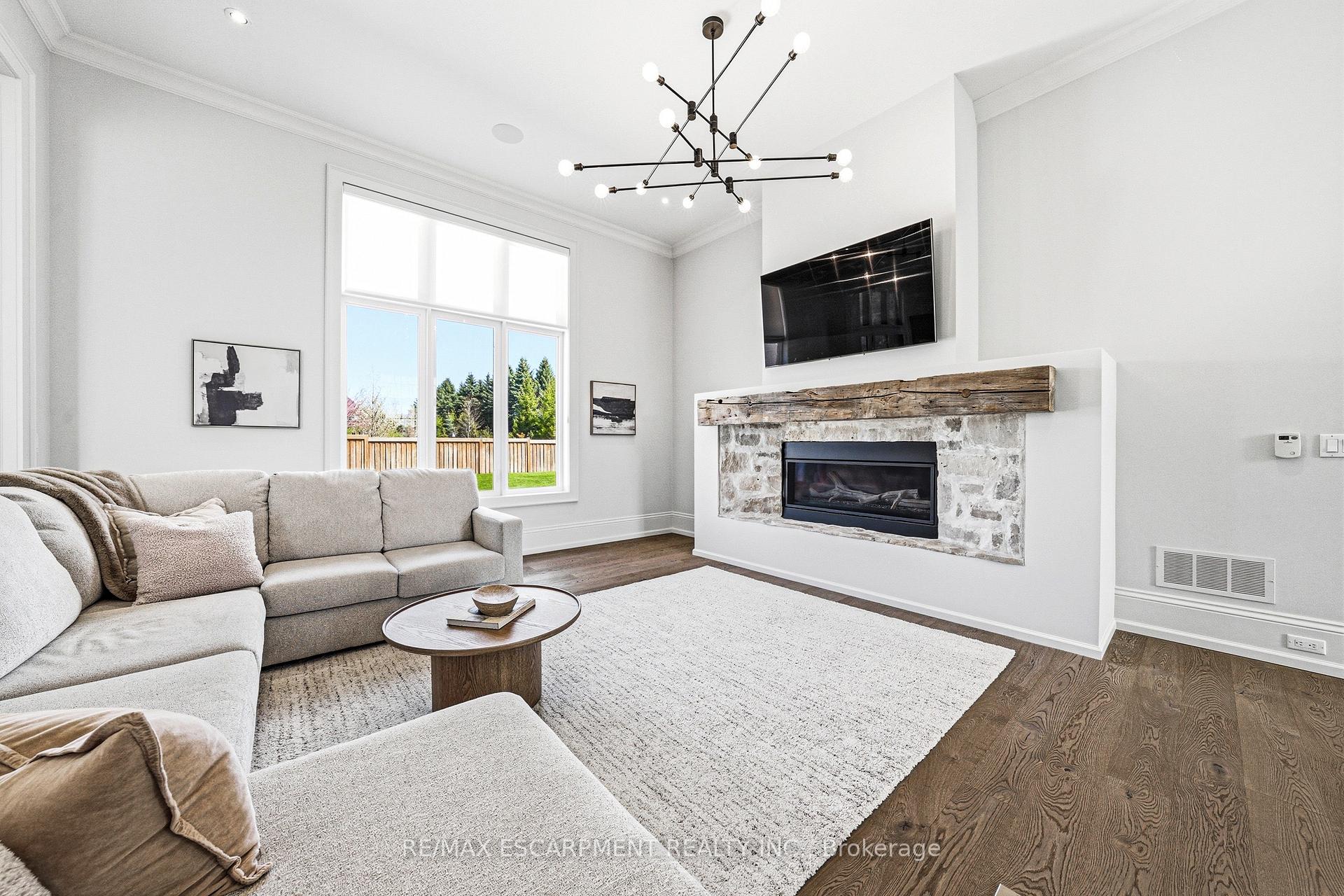 Photo 7 of 38 Visser Drive, Puslinch, Crieff/Aikensville/Killean — HOMEH