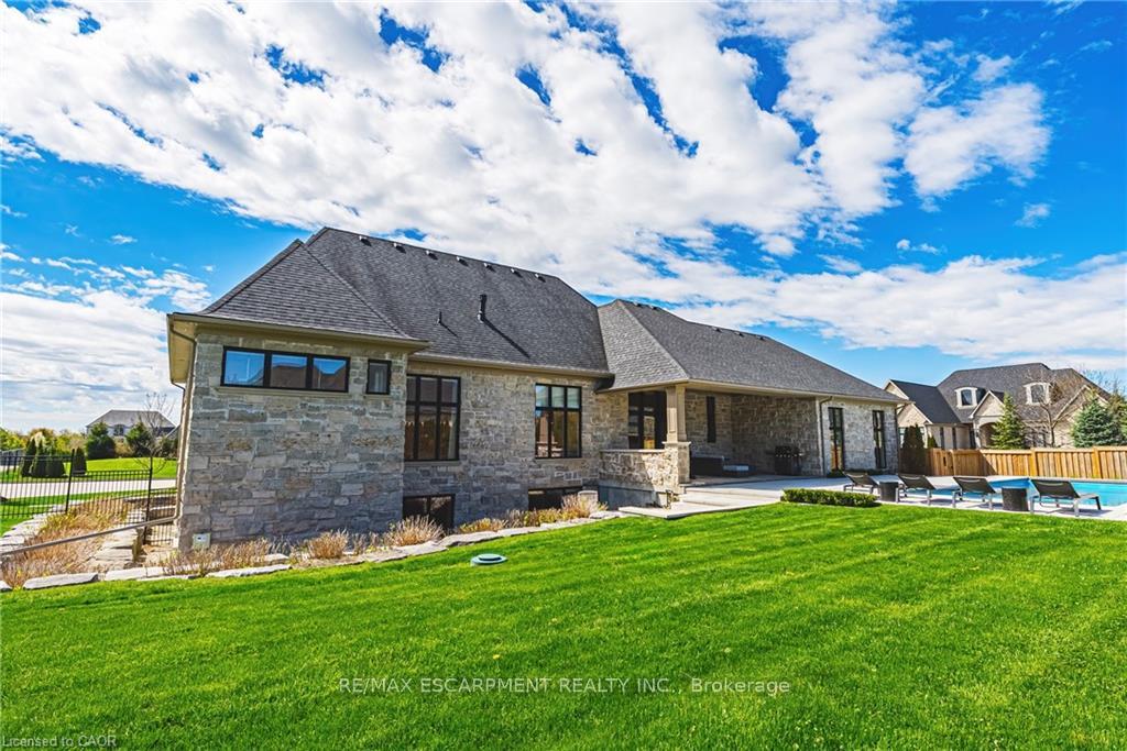 Photo 42 of 38 Visser Drive, Puslinch, Crieff/Aikensville/Killean — HOMEH