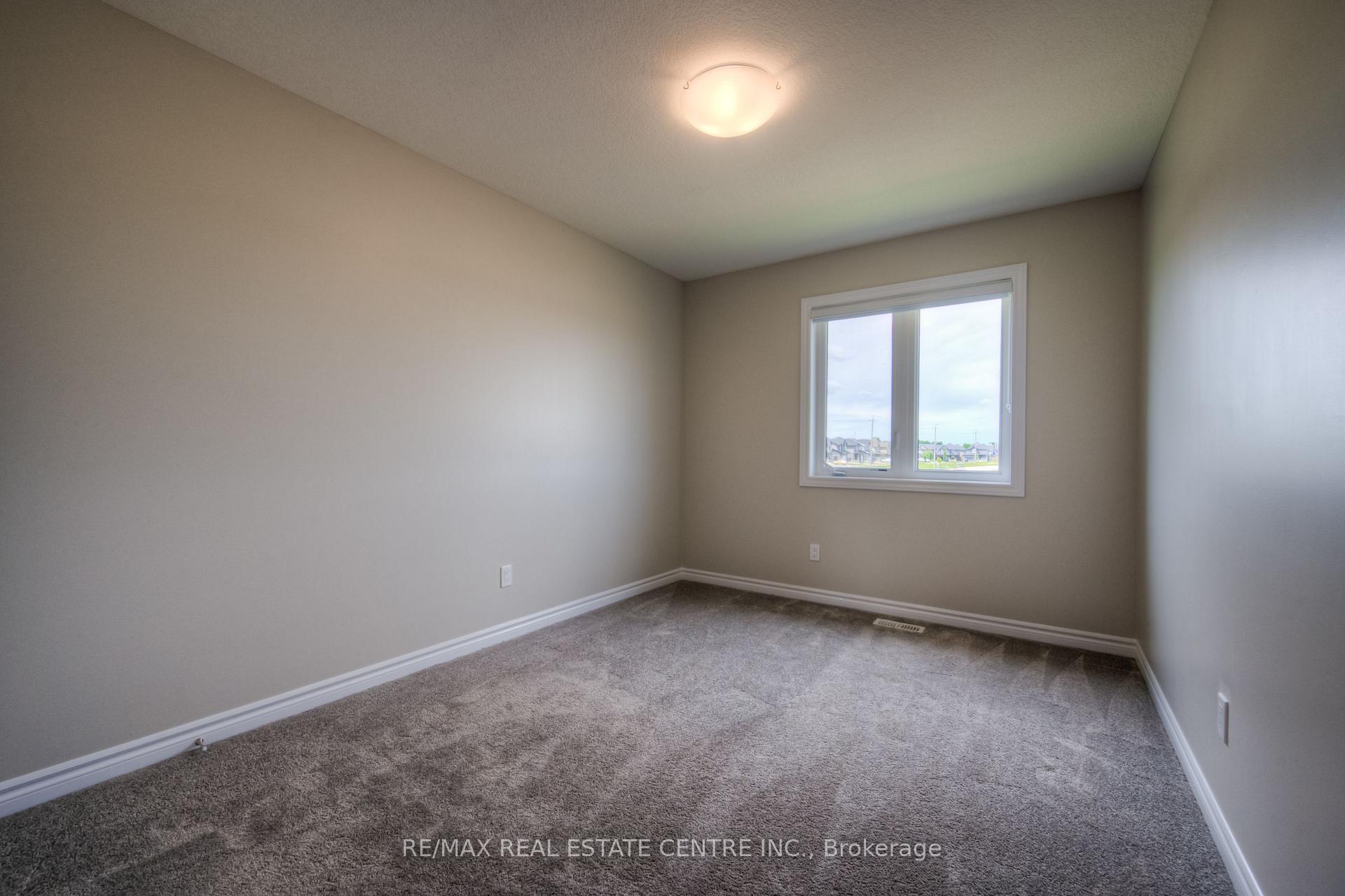 Photo 12 of 309 Bradshaw Drive, Stratford — HOMEH