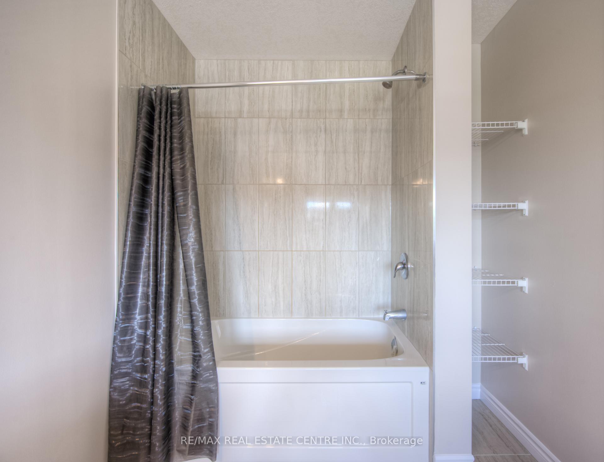 Photo 17 of 309 Bradshaw Drive, Stratford — HOMEH