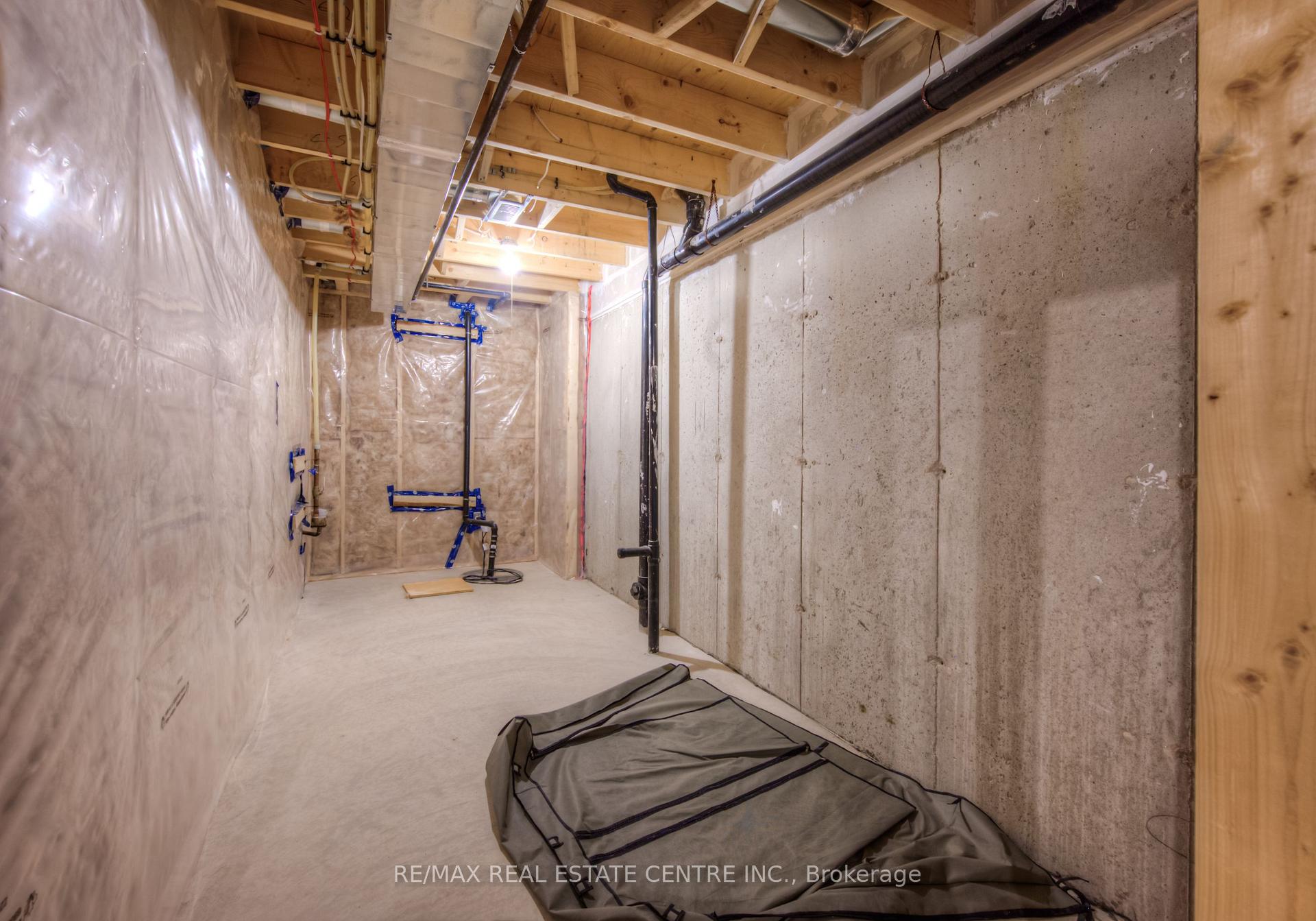 Photo 21 of 309 Bradshaw Drive, Stratford — HOMEH