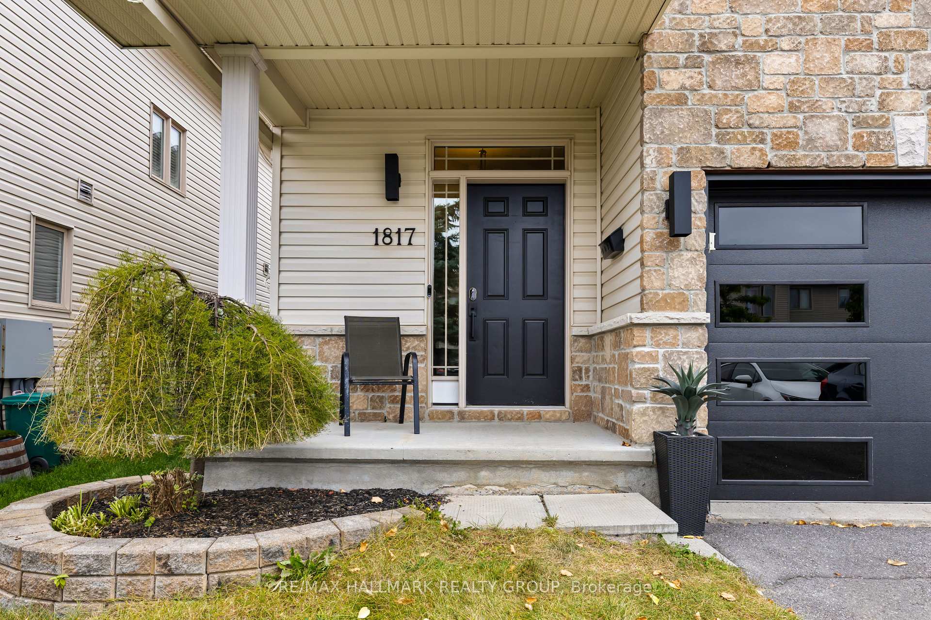 Photo 3 of 1817 Arrowgrass Way, Ottawa, Notting Hill/Summerside — HOMEH