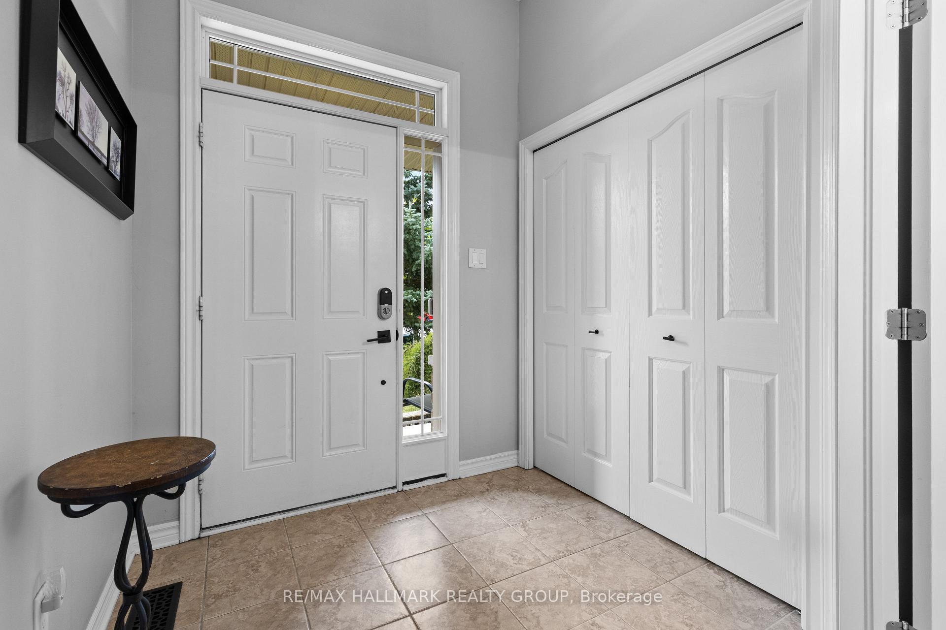 Photo 4 of 1817 Arrowgrass Way, Ottawa, Notting Hill/Summerside — HOMEH