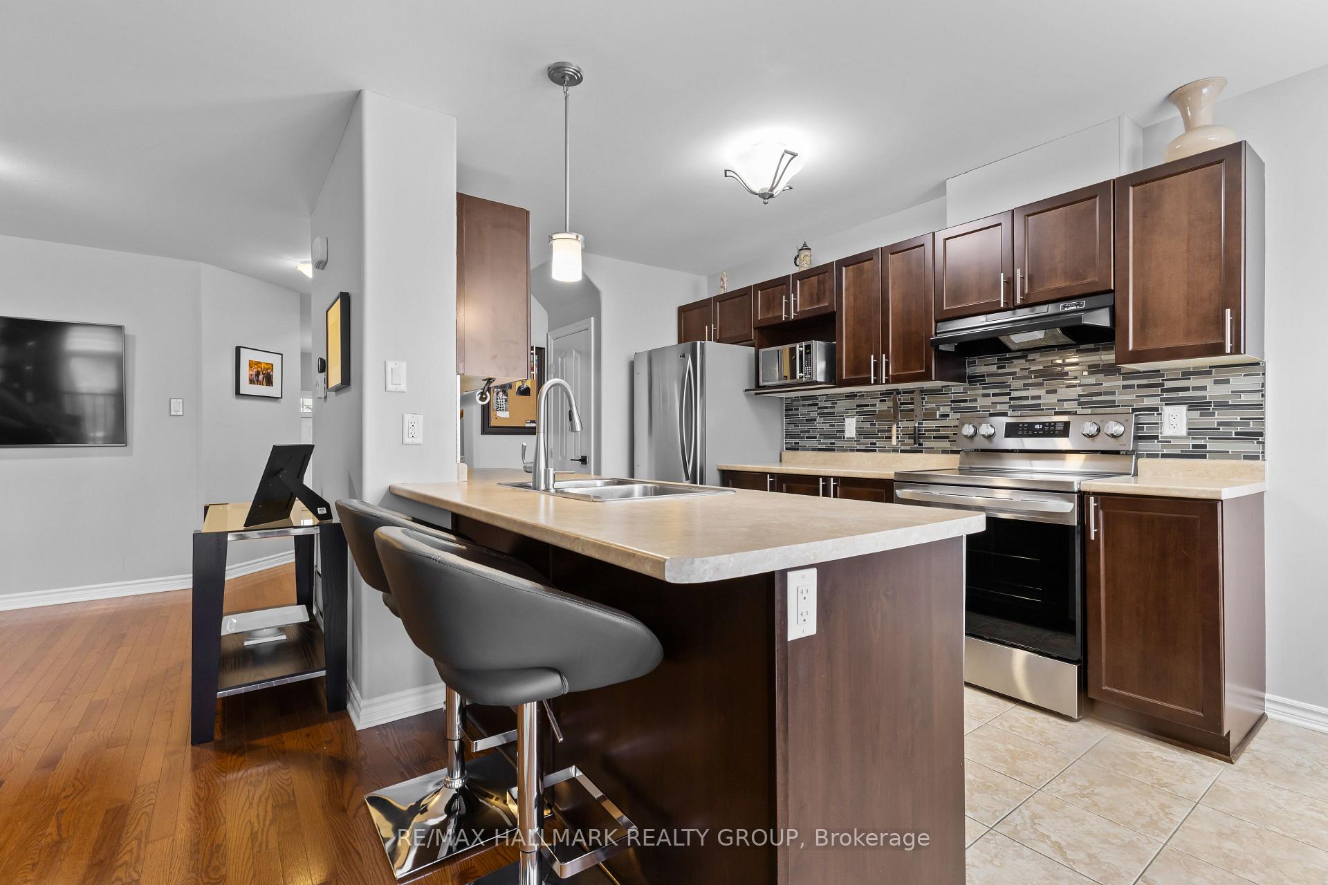 Photo 11 of 1817 Arrowgrass Way, Ottawa, Notting Hill/Summerside — HOMEH
