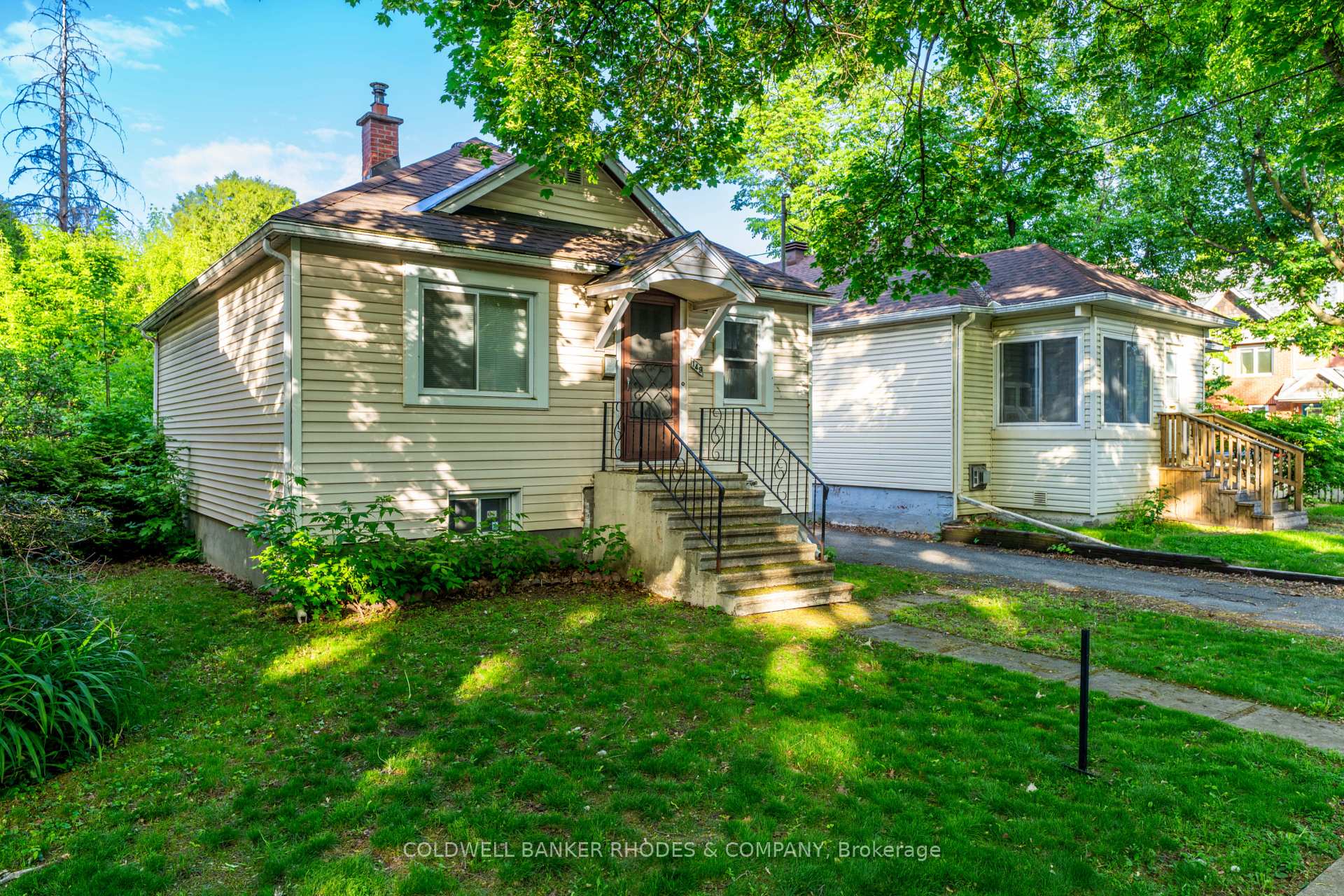 Photo 2 of 149 Sweetland Avenue, Ottawa, Sandy Hill — HOMEH