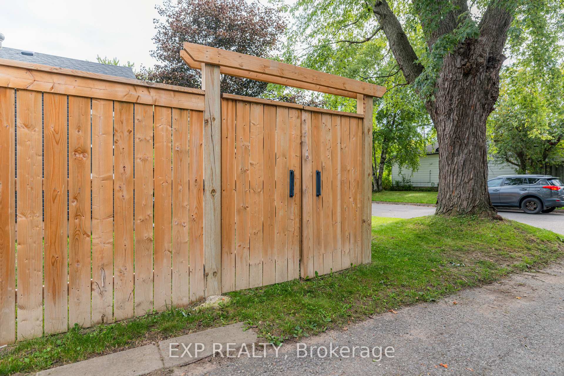 Photo 20 of 18 Nelson Avenue, Ajax, Central — HOMEH