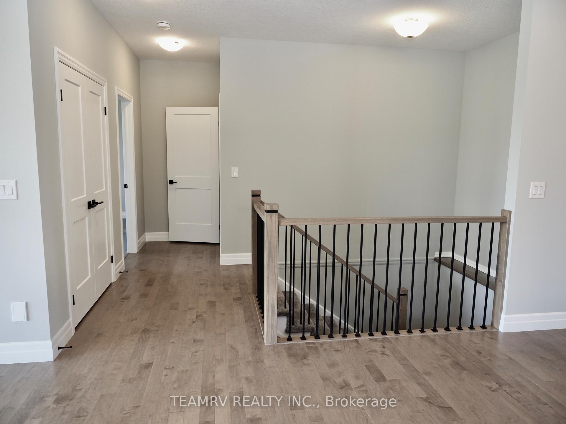 Photo 5 of 11 Sycamore Drive, Tillsonburg — HOMEH