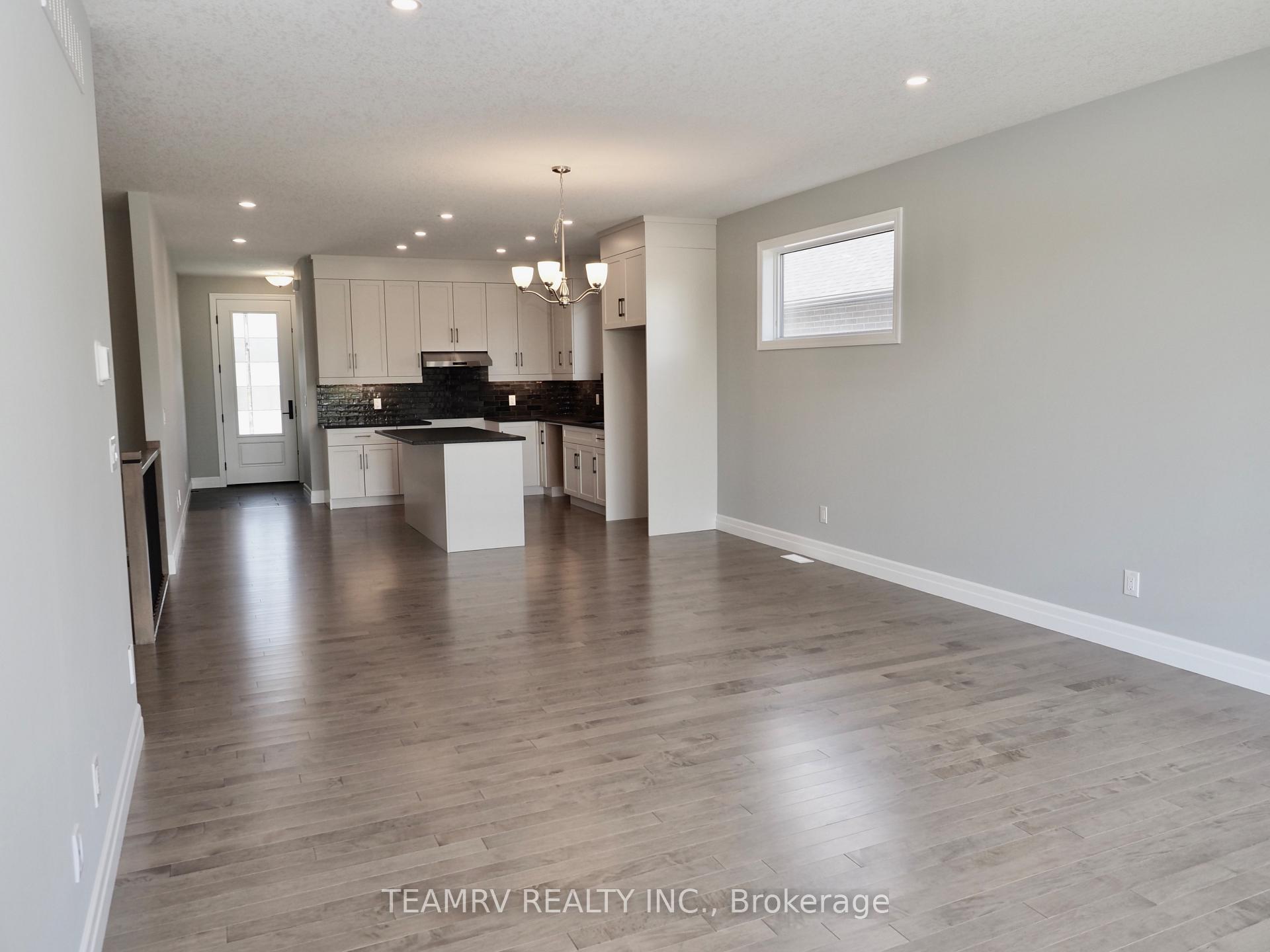 Photo 6 of 11 Sycamore Drive, Tillsonburg — HOMEH