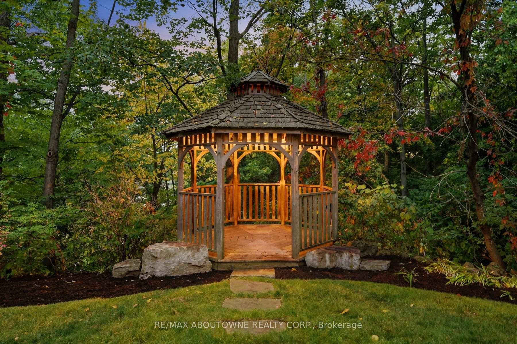 Photo 75 of 426 Trafalgar Road, Oakville, Old Oakville — HOMEH