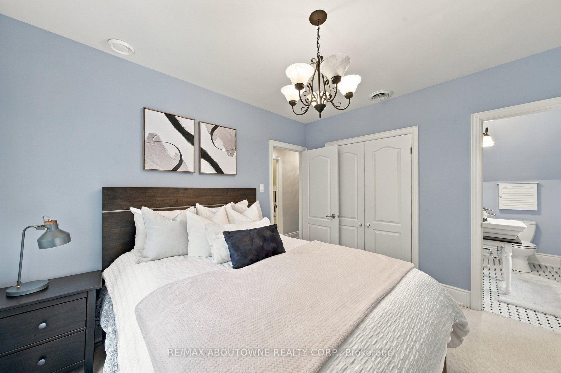 Photo 46 of 426 Trafalgar Road, Oakville, Old Oakville — HOMEH