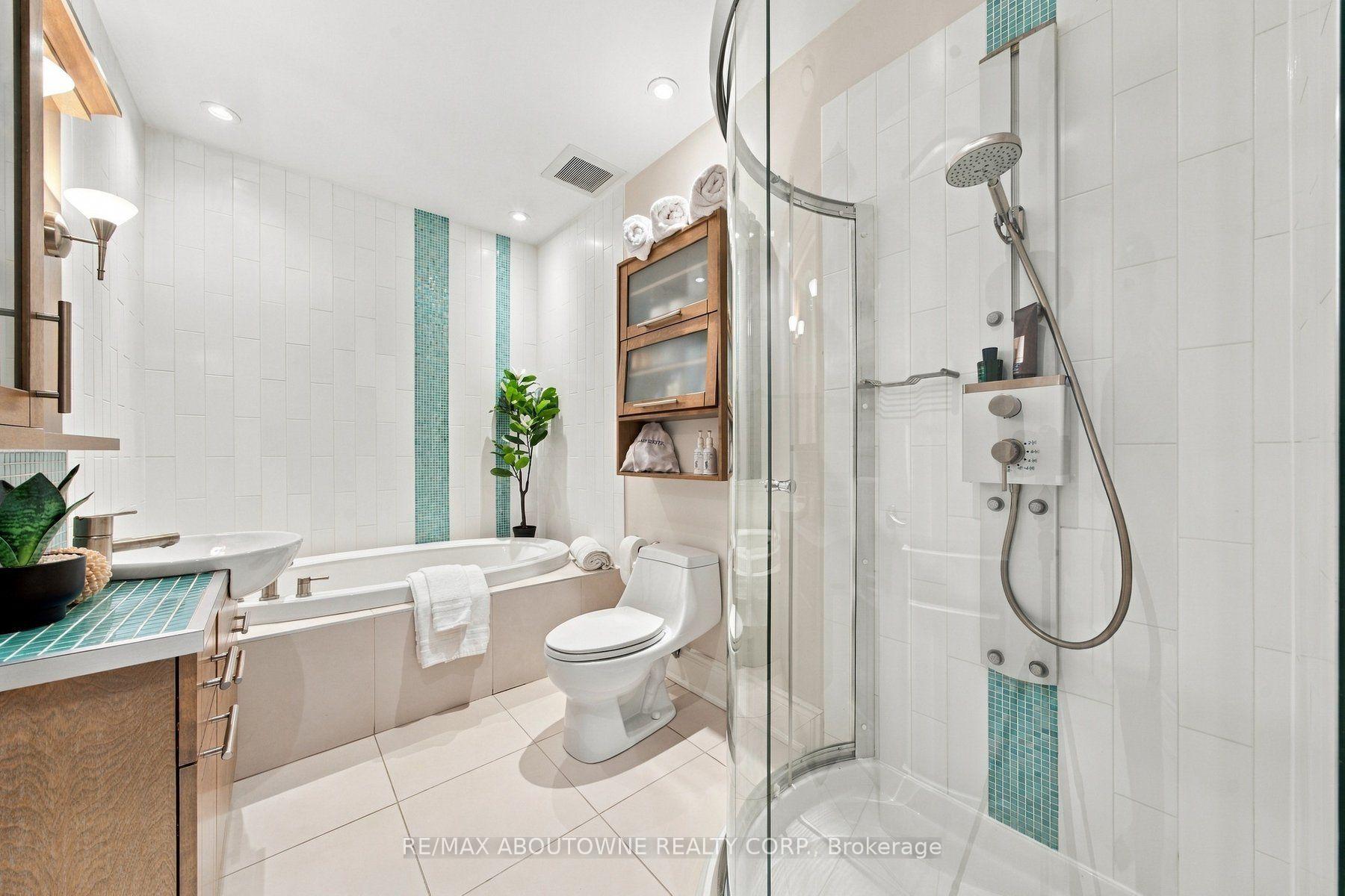 Photo 52 of 426 Trafalgar Road, Oakville, Old Oakville — HOMEH