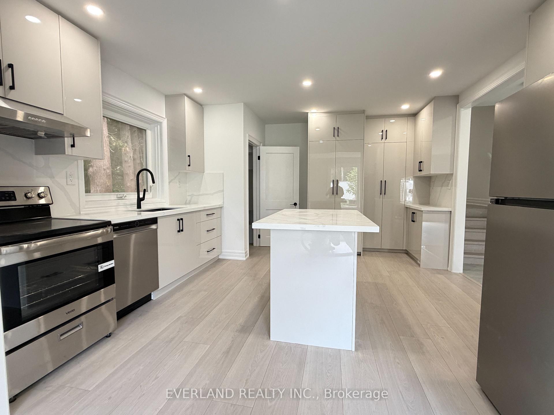 Photo 11 of Unit Main, 116 Sylvan Avenue, Scarborough, Scarborough Village — HOMEH