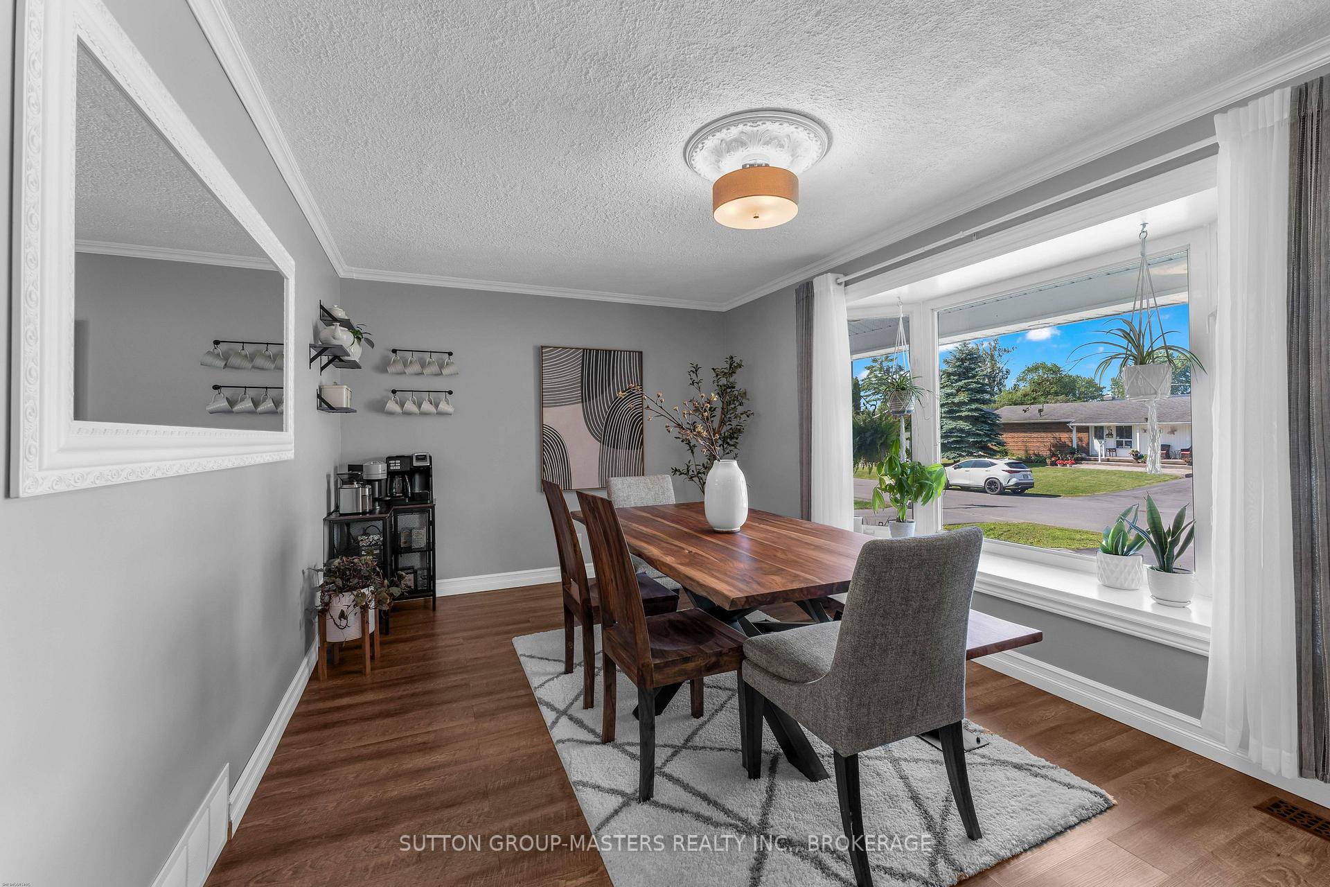 Photo 5 of 11 Chesterfield Drive, Loyalist, Amherstview — HOMEH