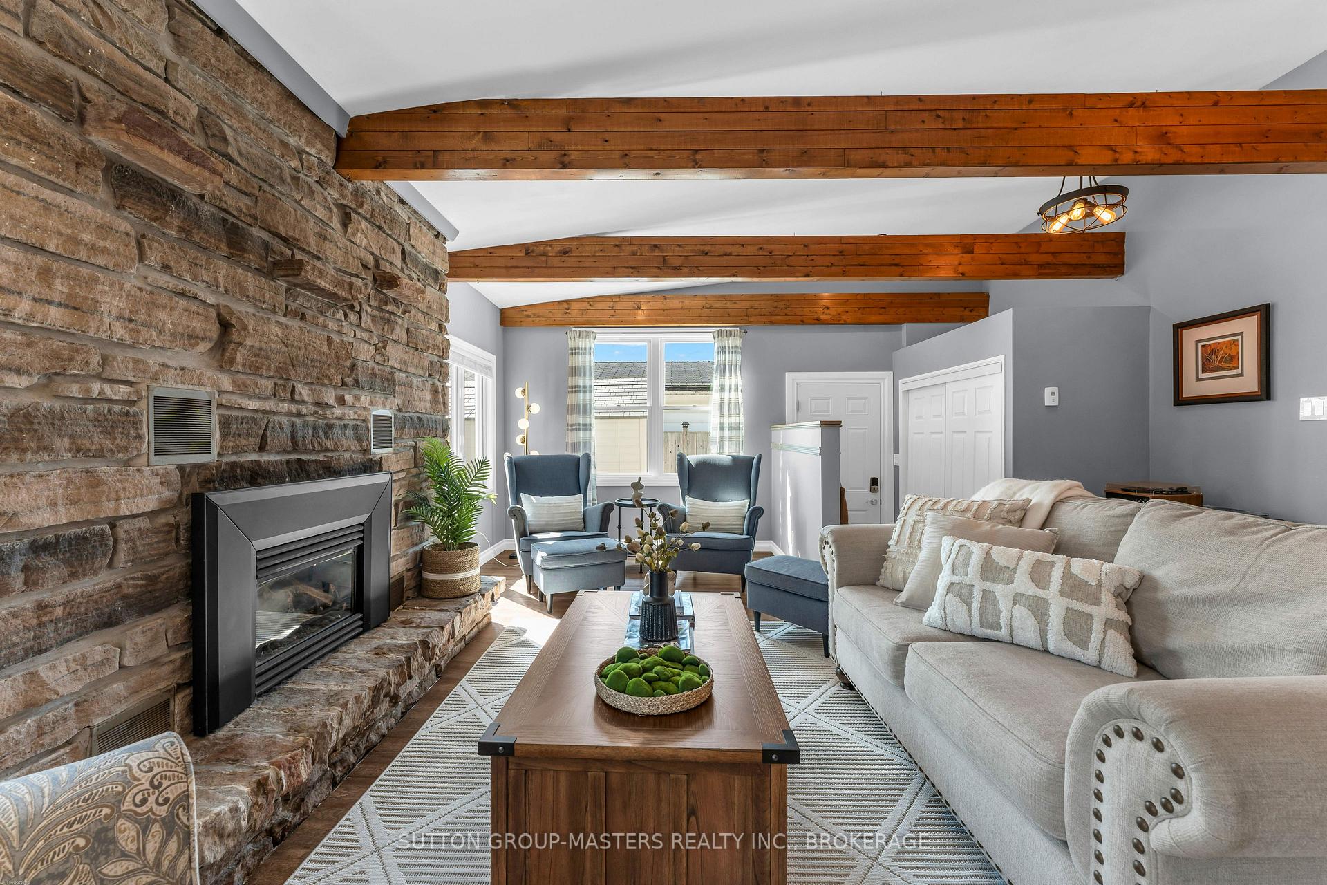 Photo 16 of 11 Chesterfield Drive, Loyalist, Amherstview — HOMEH