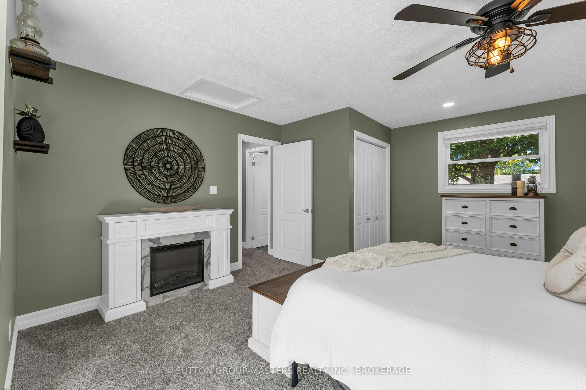 Photo 20 of 11 Chesterfield Drive, Loyalist, Amherstview — HOMEH