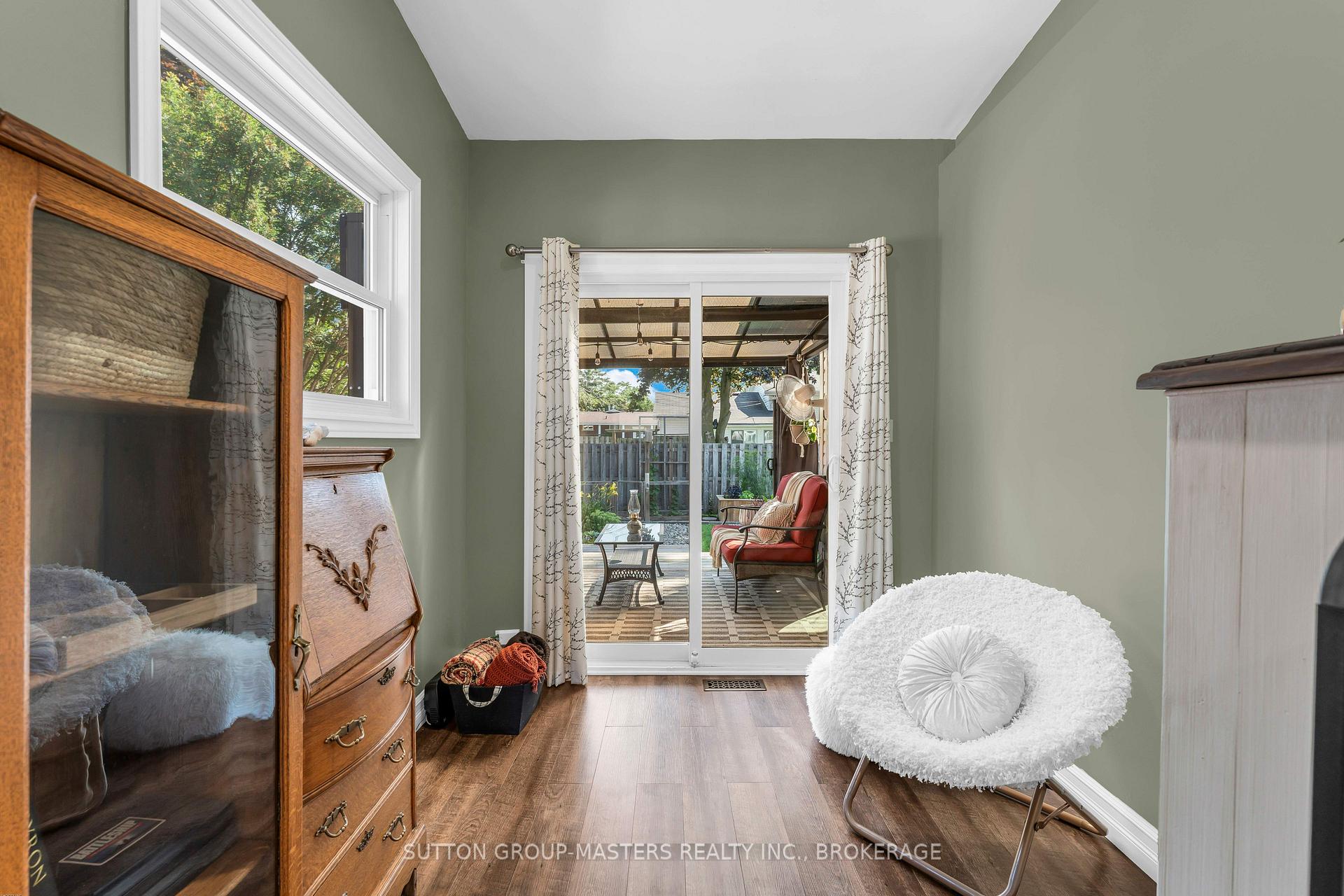 Photo 24 of 11 Chesterfield Drive, Loyalist, Amherstview — HOMEH