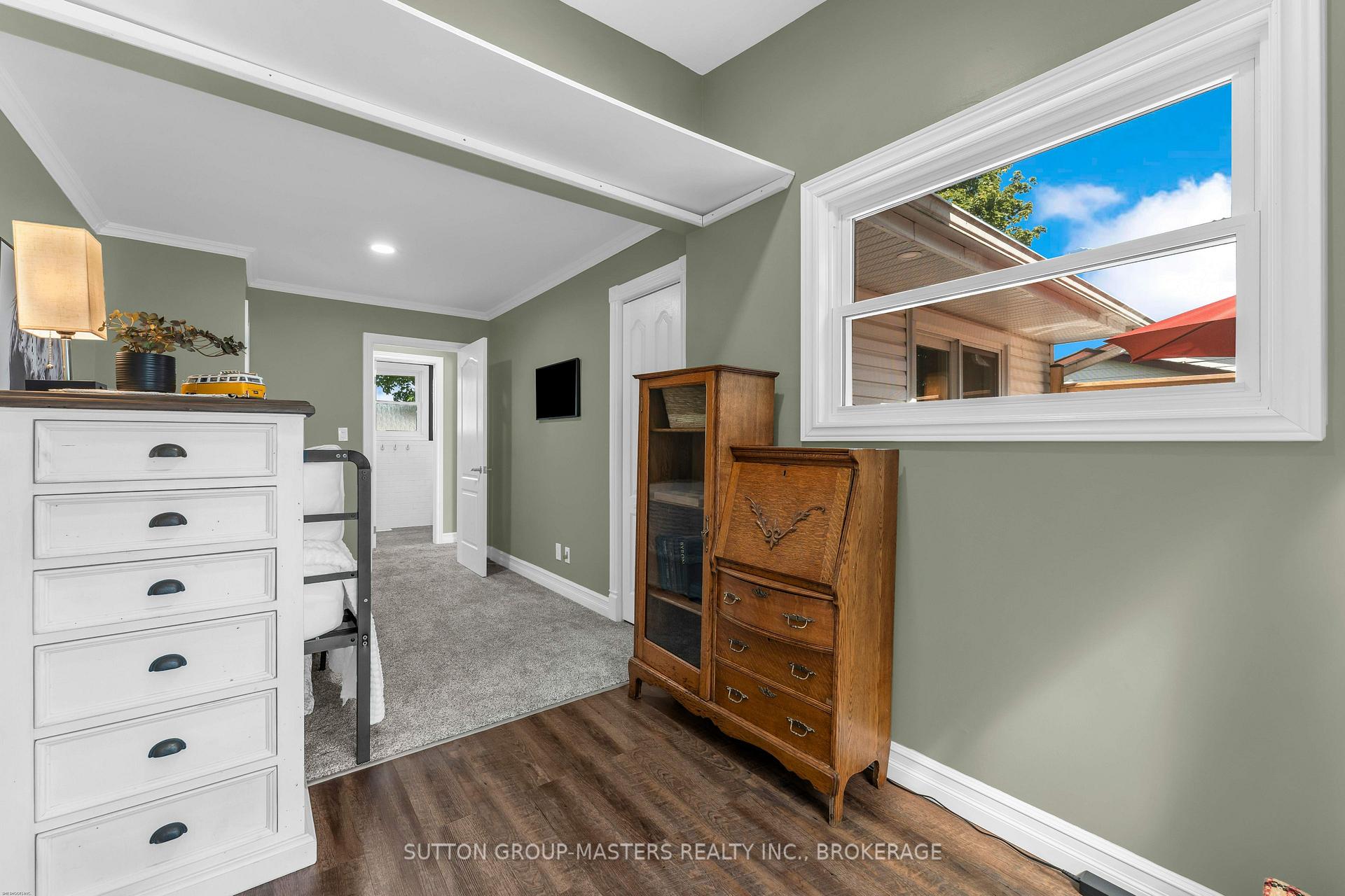 Photo 25 of 11 Chesterfield Drive, Loyalist, Amherstview — HOMEH
