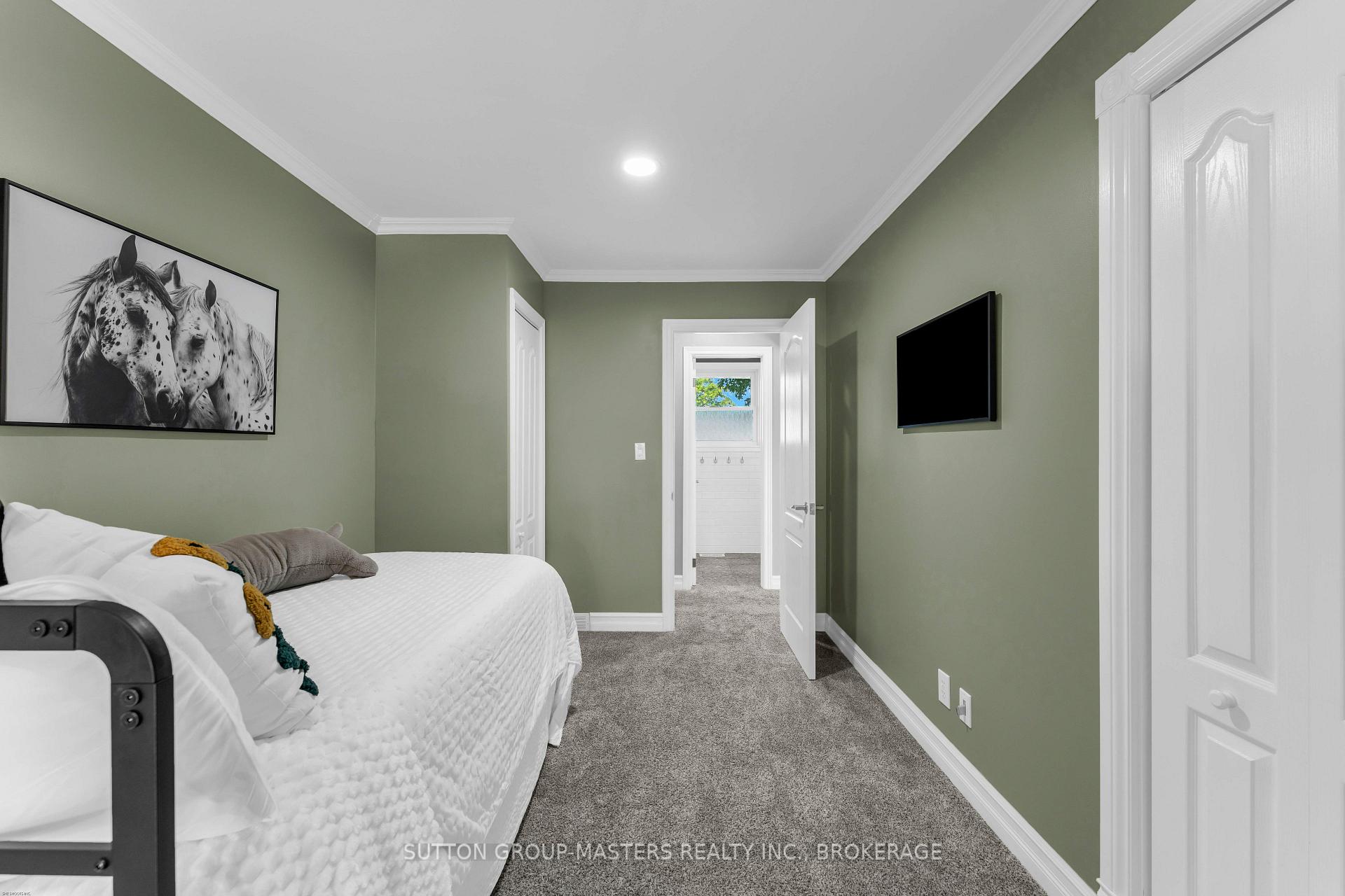 Photo 26 of 11 Chesterfield Drive, Loyalist, Amherstview — HOMEH