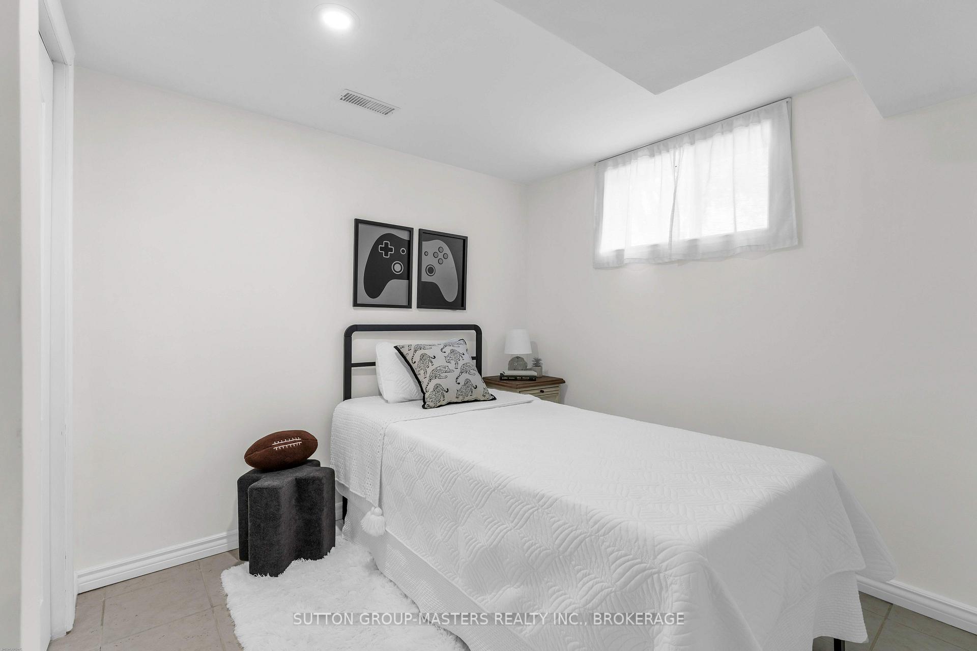 Photo 32 of 11 Chesterfield Drive, Loyalist, Amherstview — HOMEH