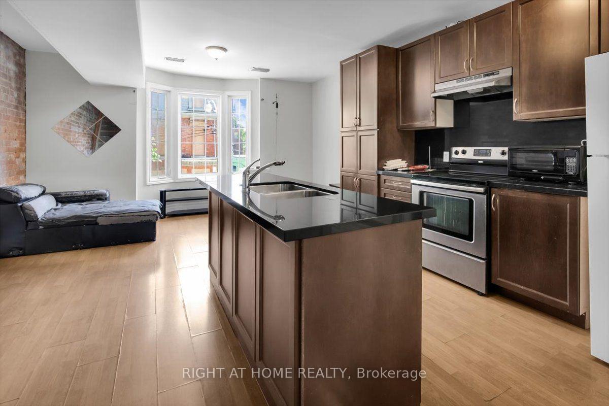 Photo 6 of Unit 2nd & 3rd Floor, 182 Mutual Street, Toronto, Church-Yonge Corridor — HOMEH