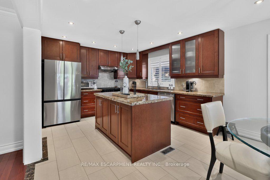 Photo 17 of 5097 Elderview Court, Mississauga, Erin Mills — HOMEH