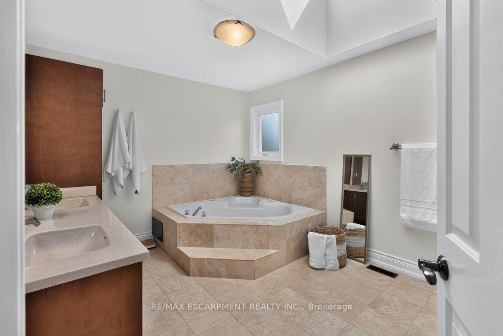 Photo 23 of 5097 Elderview Court, Mississauga, Erin Mills — HOMEH