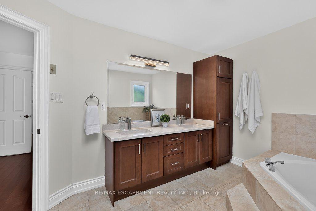 Photo 25 of 5097 Elderview Court, Mississauga, Erin Mills — HOMEH