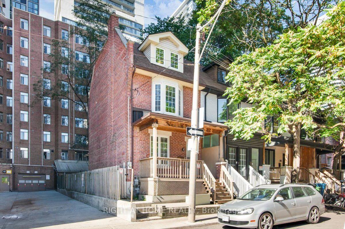 Photo 2 of Unit Main & Lower, 182 Mutual Street, Toronto, Church-Yonge Corridor — HOMEH