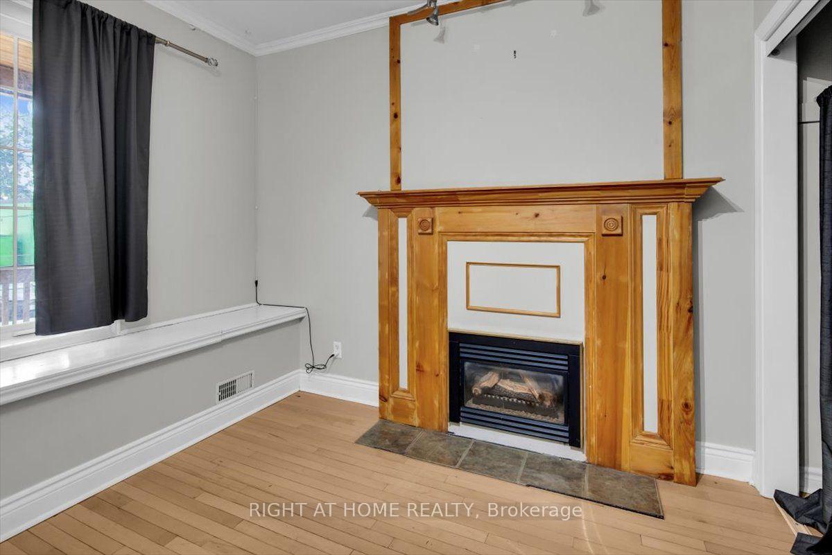 Photo 6 of Unit Main & Lower, 182 Mutual Street, Toronto, Church-Yonge Corridor — HOMEH
