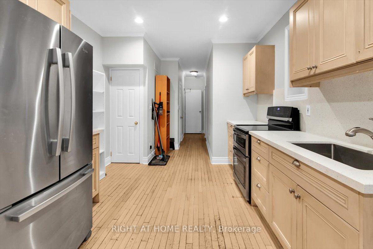 Photo 12 of Unit Main & Lower, 182 Mutual Street, Toronto, Church-Yonge Corridor — HOMEH
