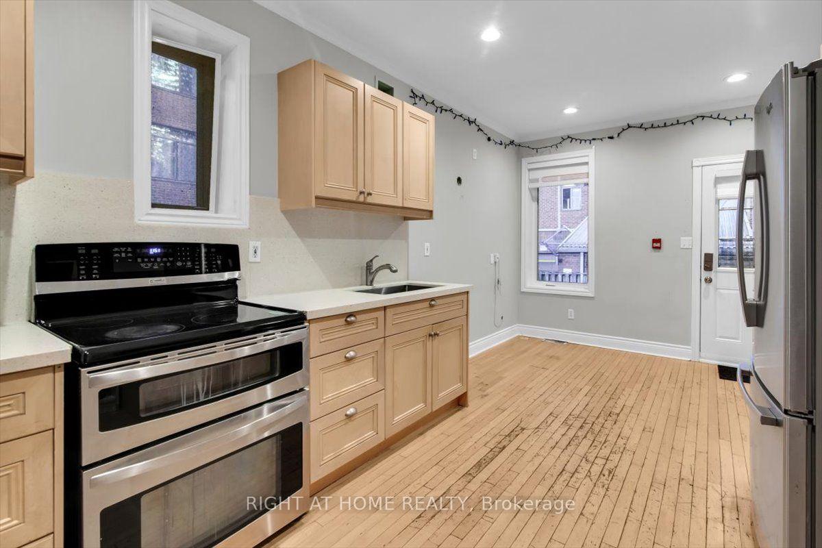 Photo 13 of Unit Main & Lower, 182 Mutual Street, Toronto, Church-Yonge Corridor — HOMEH