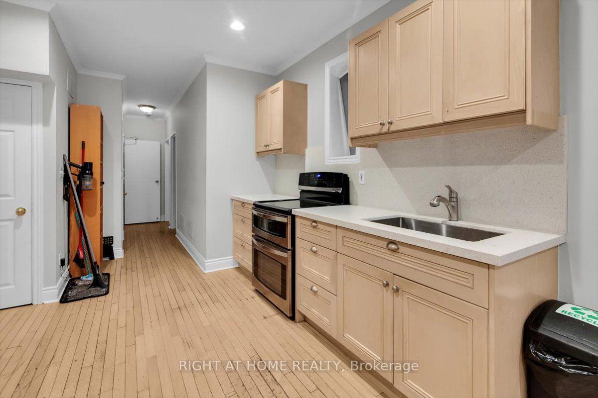 Photo 15 of Unit Main & Lower, 182 Mutual Street, Toronto, Church-Yonge Corridor — HOMEH
