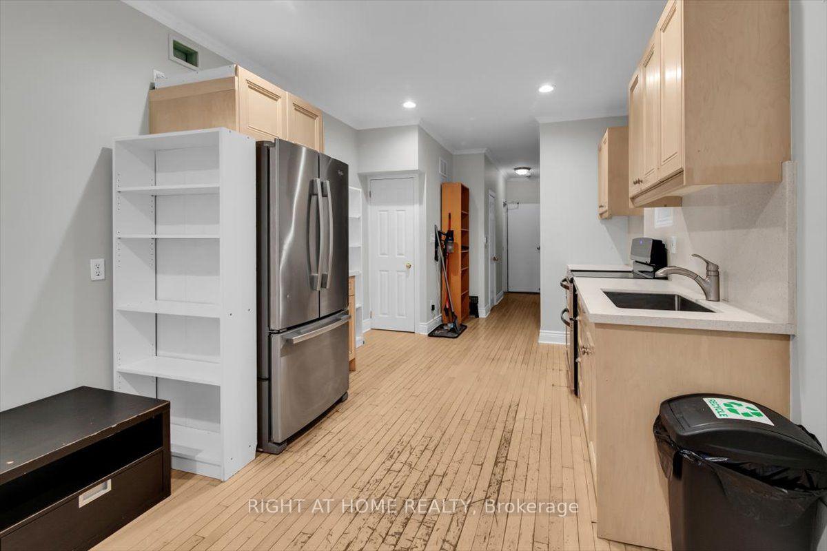 Photo 16 of Unit Main & Lower, 182 Mutual Street, Toronto, Church-Yonge Corridor — HOMEH