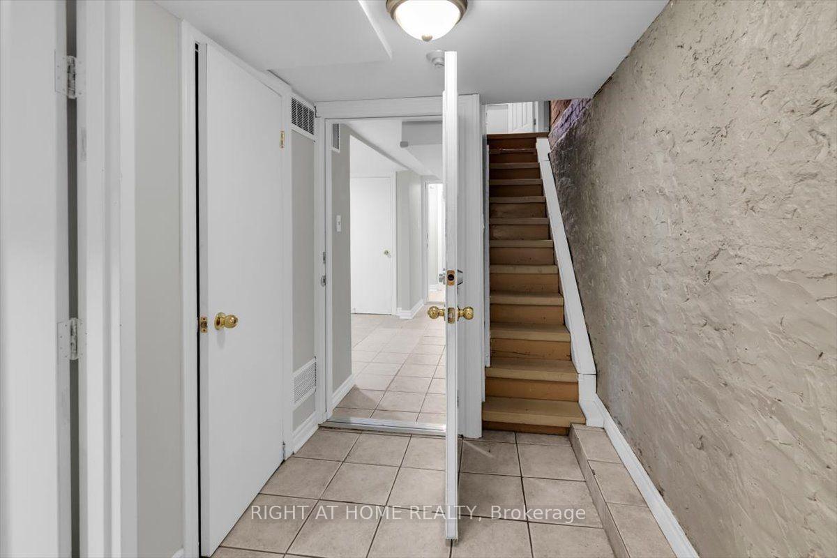 Photo 17 of Unit Main & Lower, 182 Mutual Street, Toronto, Church-Yonge Corridor — HOMEH