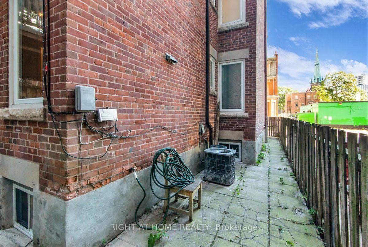 Photo 27 of Unit Main & Lower, 182 Mutual Street, Toronto, Church-Yonge Corridor — HOMEH