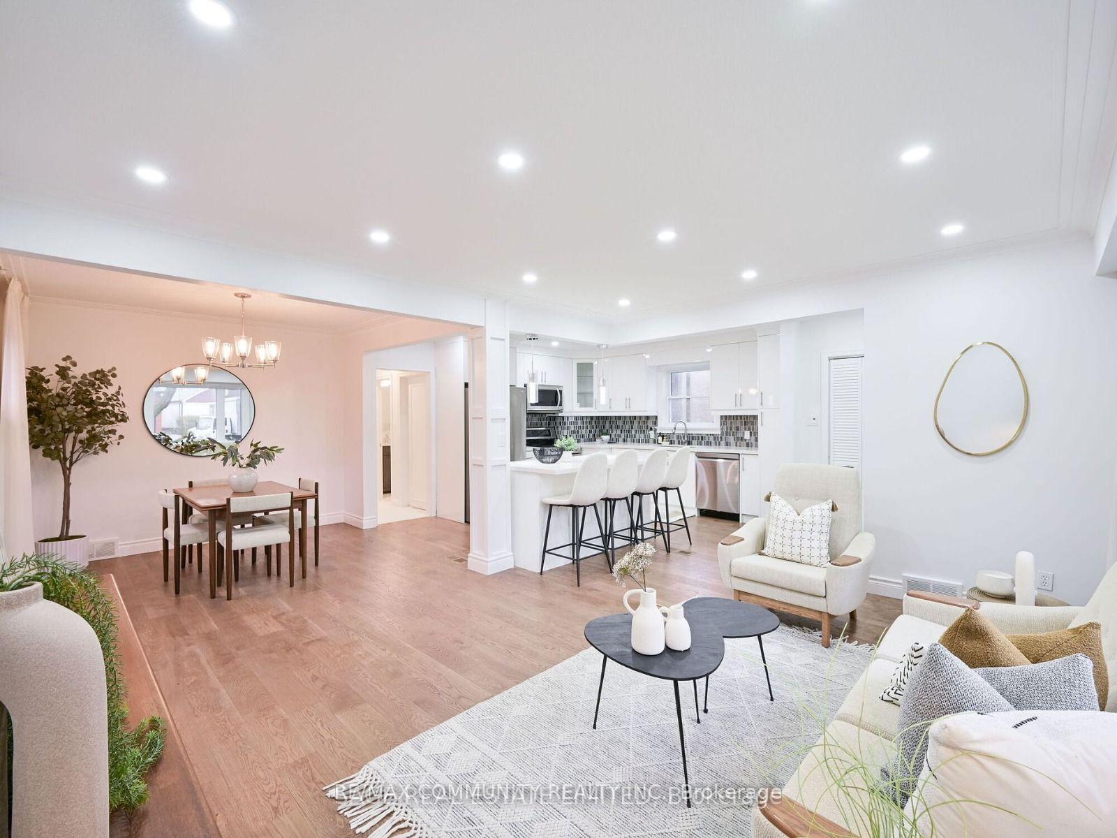 Photo 8 of 15 Saunders Road, Scarborough, Guildwood — HOMEH