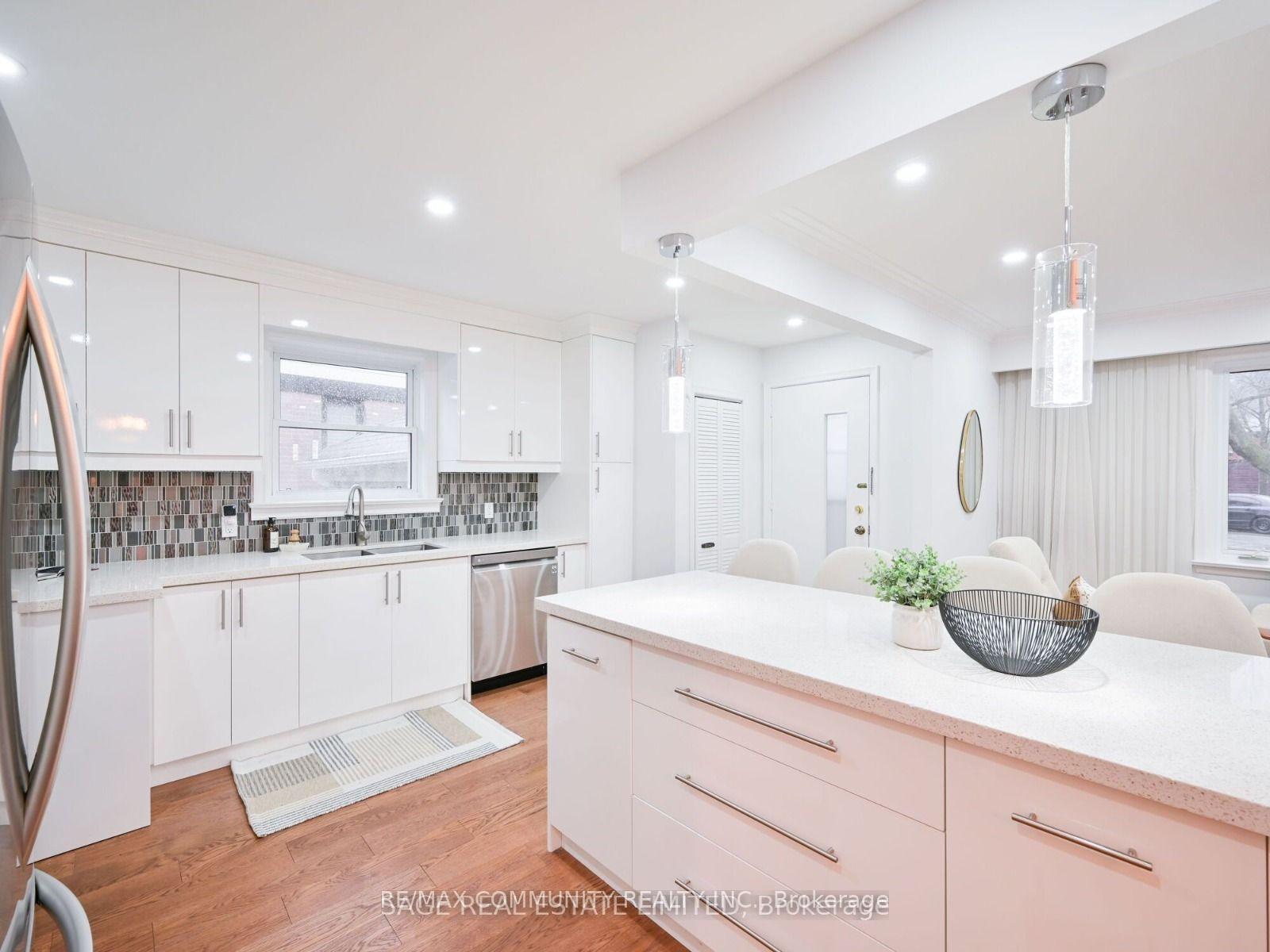 Photo 13 of 15 Saunders Road, Scarborough, Guildwood — HOMEH