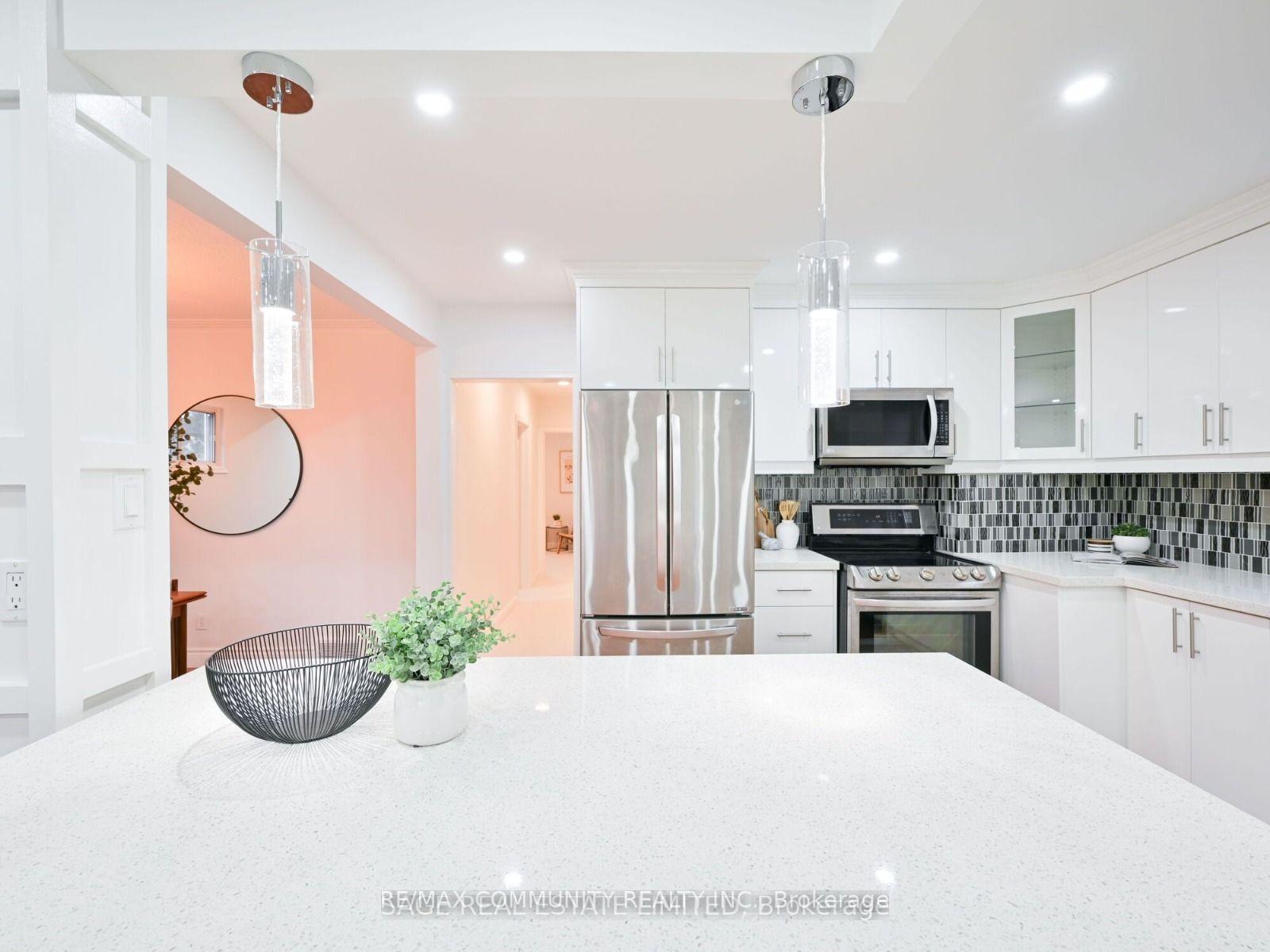 Photo 14 of 15 Saunders Road, Scarborough, Guildwood — HOMEH