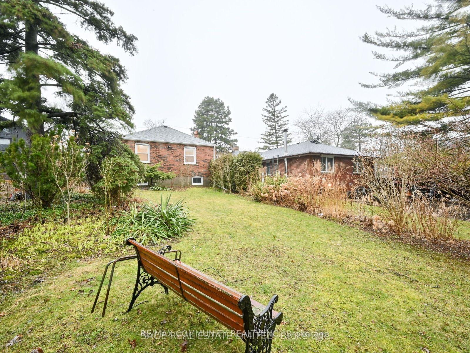 Photo 22 of 15 Saunders Road, Scarborough, Guildwood — HOMEH