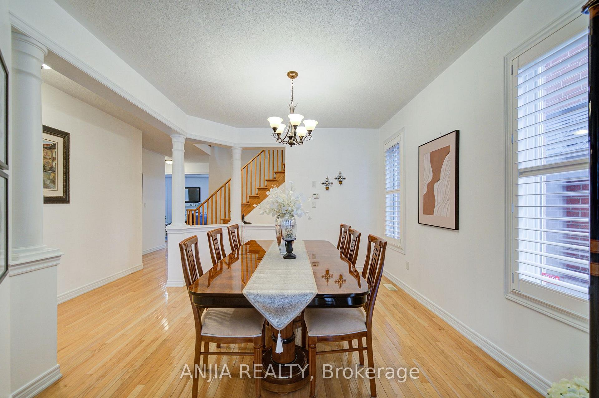 Photo 2 of 20 Appleview Road, Markham, Greensborough — HOMEH
