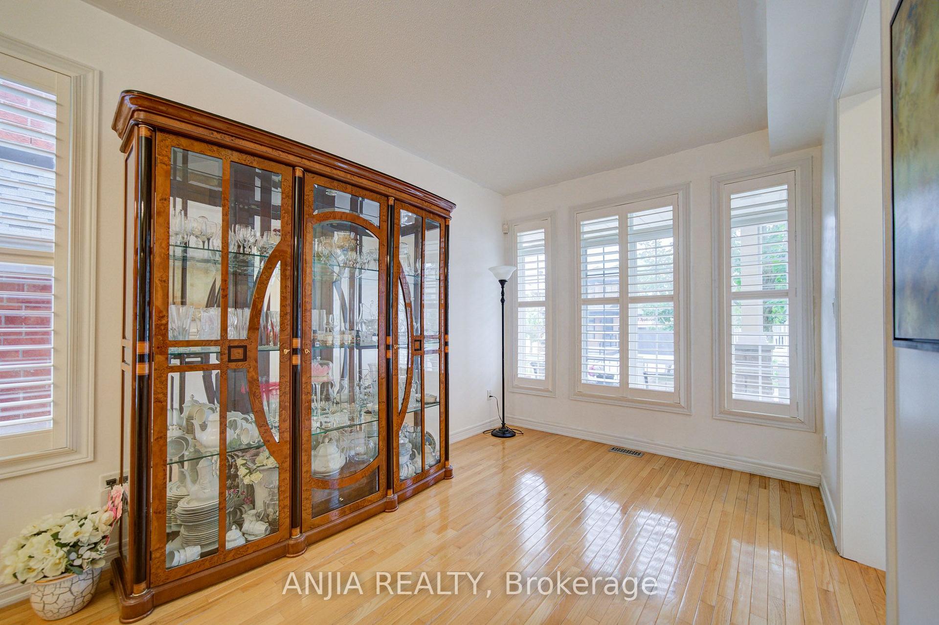Photo 3 of 20 Appleview Road, Markham, Greensborough — HOMEH