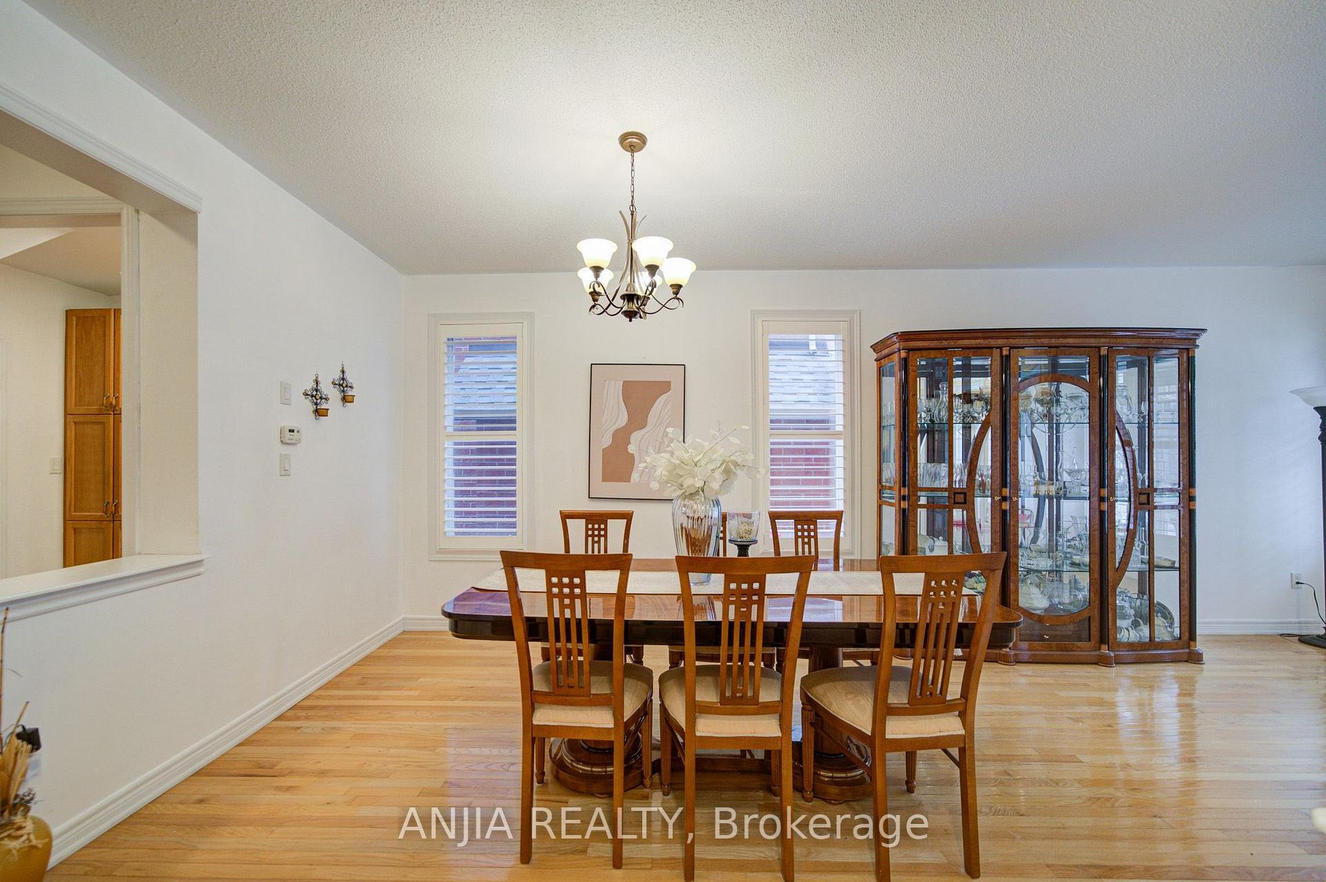 Photo 4 of 20 Appleview Road, Markham, Greensborough — HOMEH