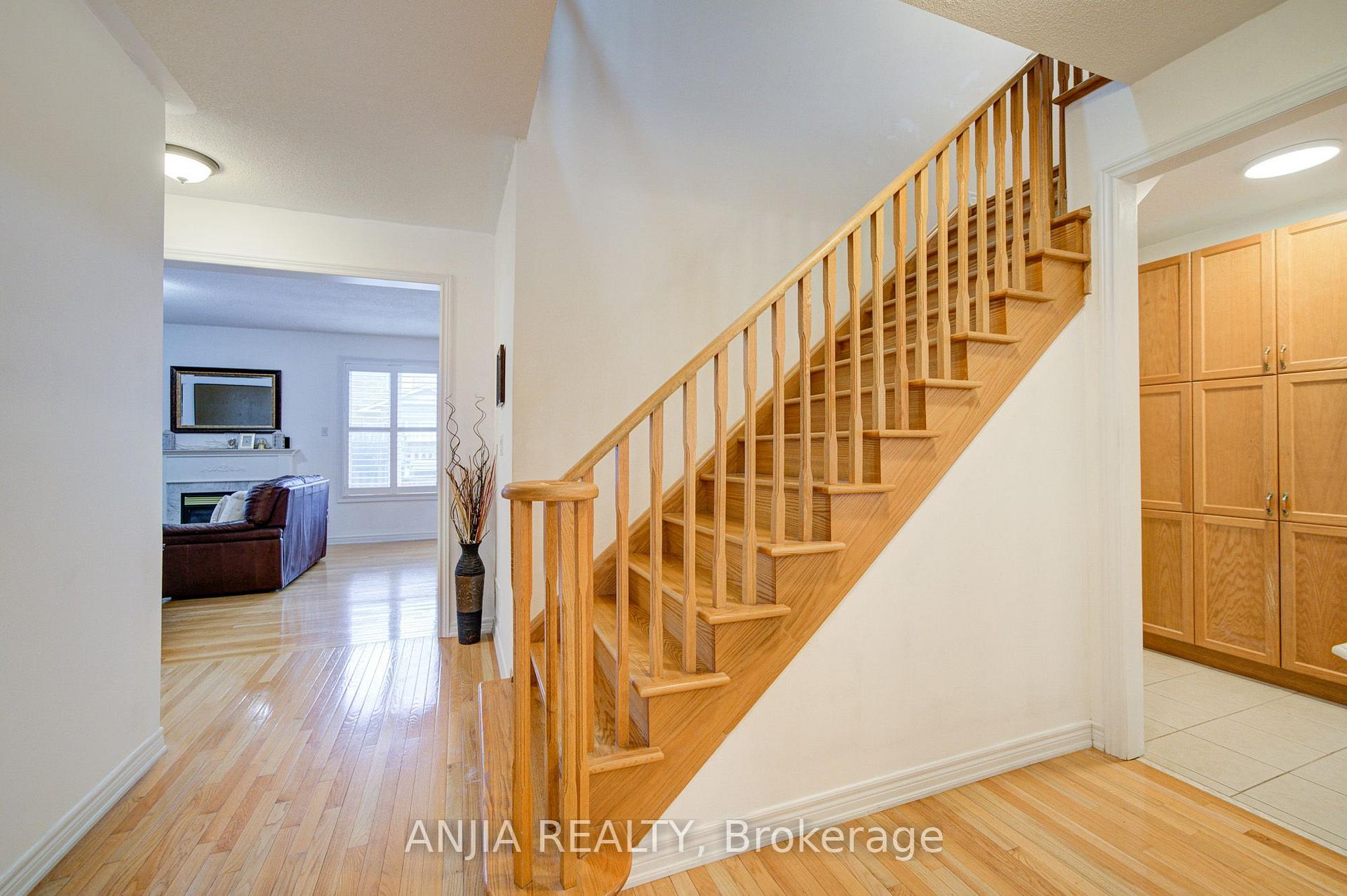 Photo 7 of 20 Appleview Road, Markham, Greensborough — HOMEH