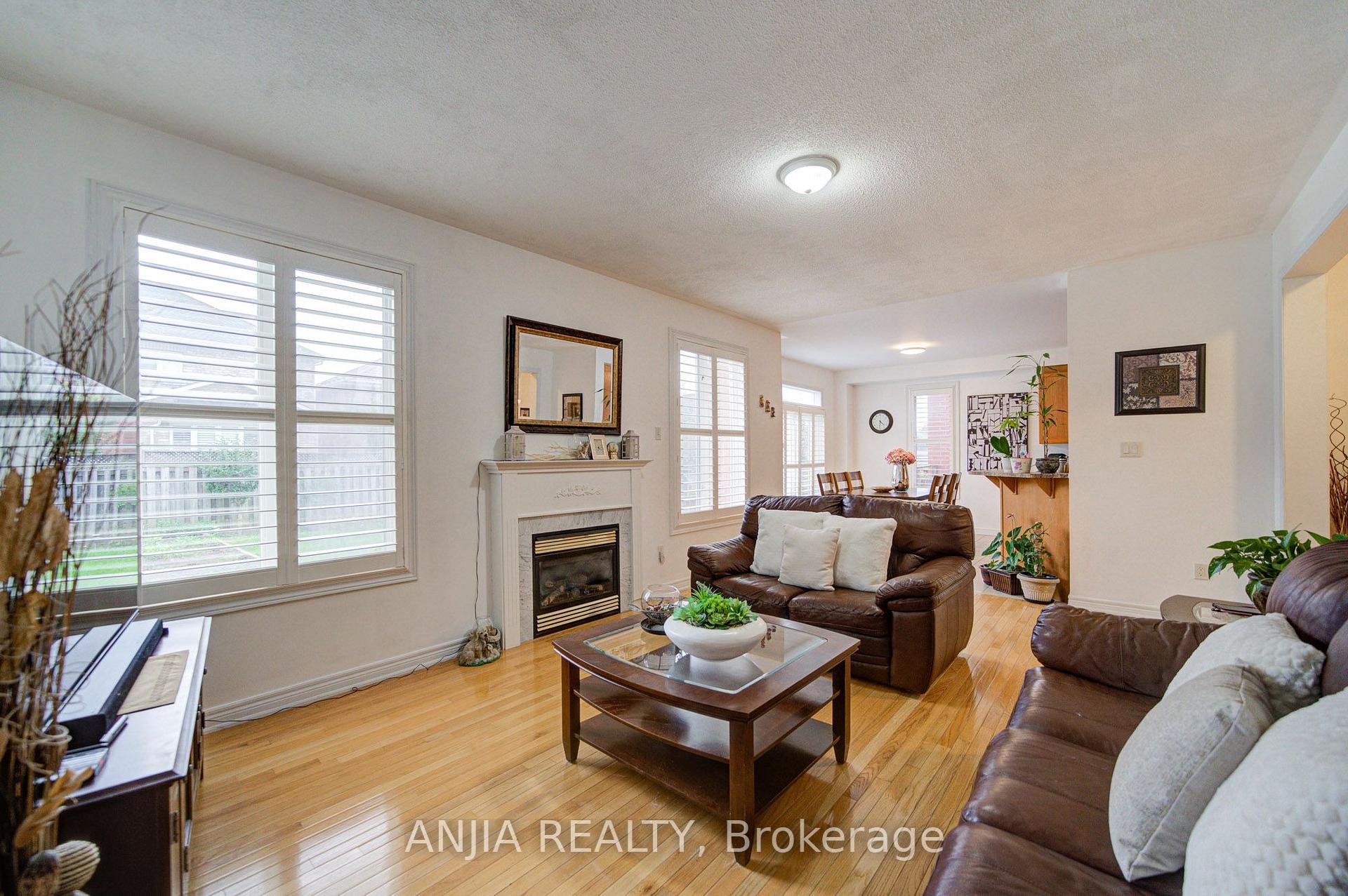 Photo 10 of 20 Appleview Road, Markham, Greensborough — HOMEH